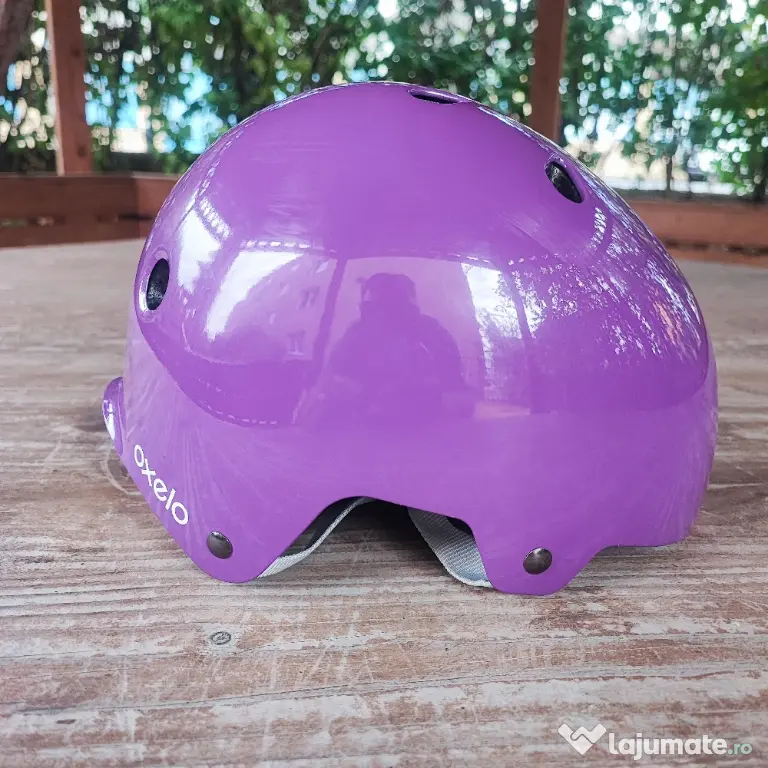 Casca de protecție Oxelo nouă pt.biciclete,role, trotinete, skateboard etc.