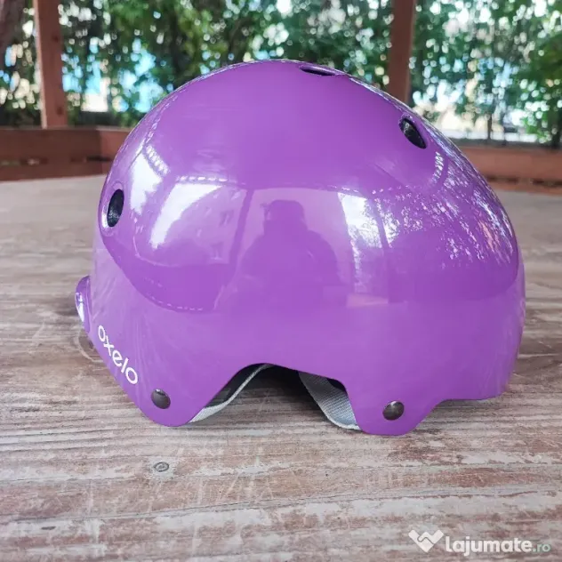 Casca de protecție Oxelo nouă pt.biciclete,role, trotinete, skateboard etc.