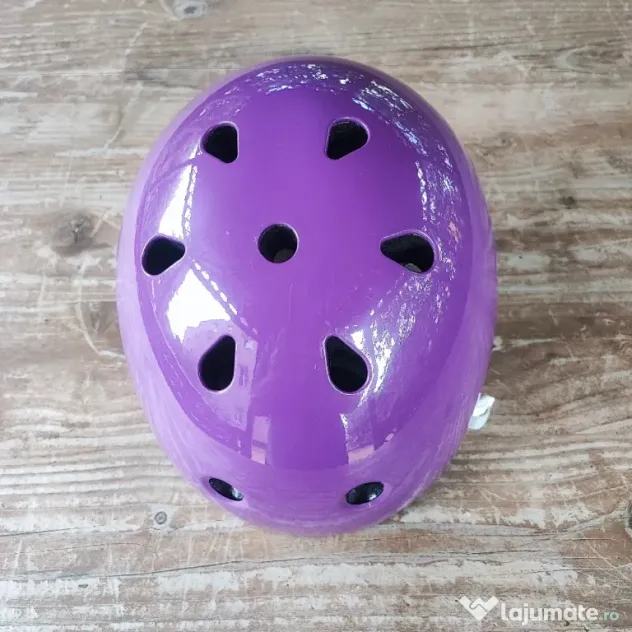 Casca de protecție Oxelo nouă pt.biciclete,role, trotinete, skateboard etc.