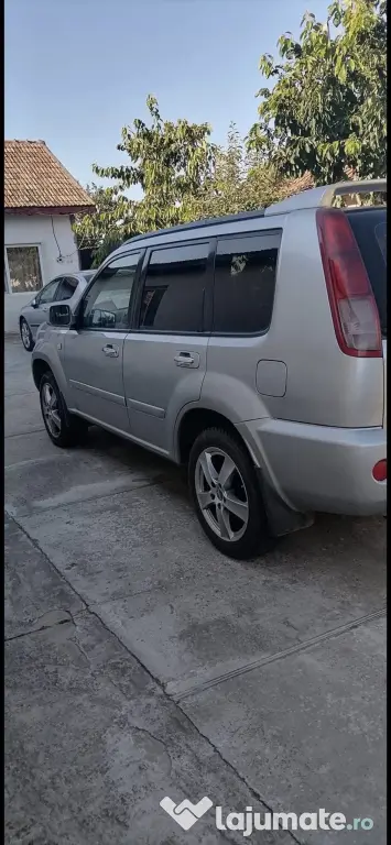 Dezmembrez Nissan X-trail t30 2.2 DCI 2005