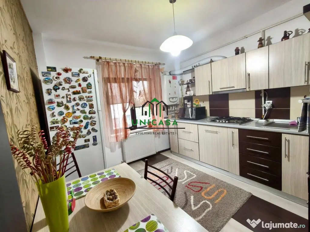 Apartament de inchiriat / 3 camere/ loc de parcare privat