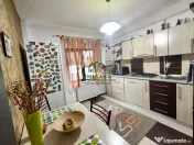 Apartament de inchiriat / 3 camere/ loc de parcare privat 