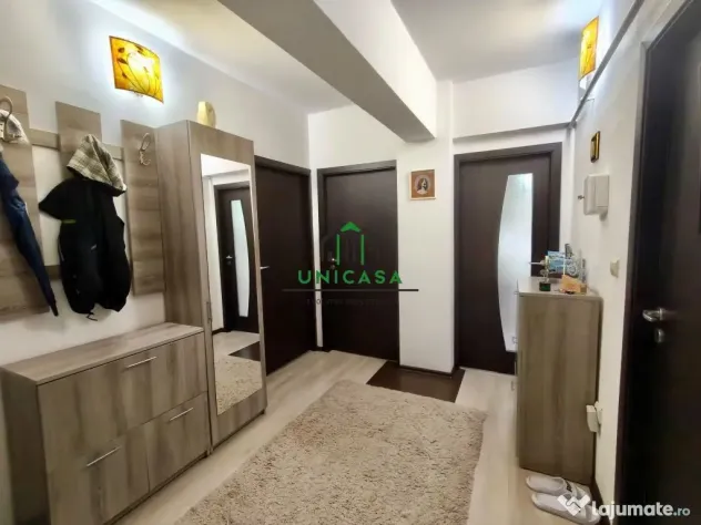 Apartament de inchiriat / 3 camere/ loc de parcare privat