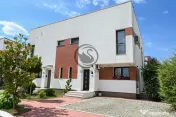Casa cu 4 camere de vanzare | Renovata 2025 | Cartier Alb... 