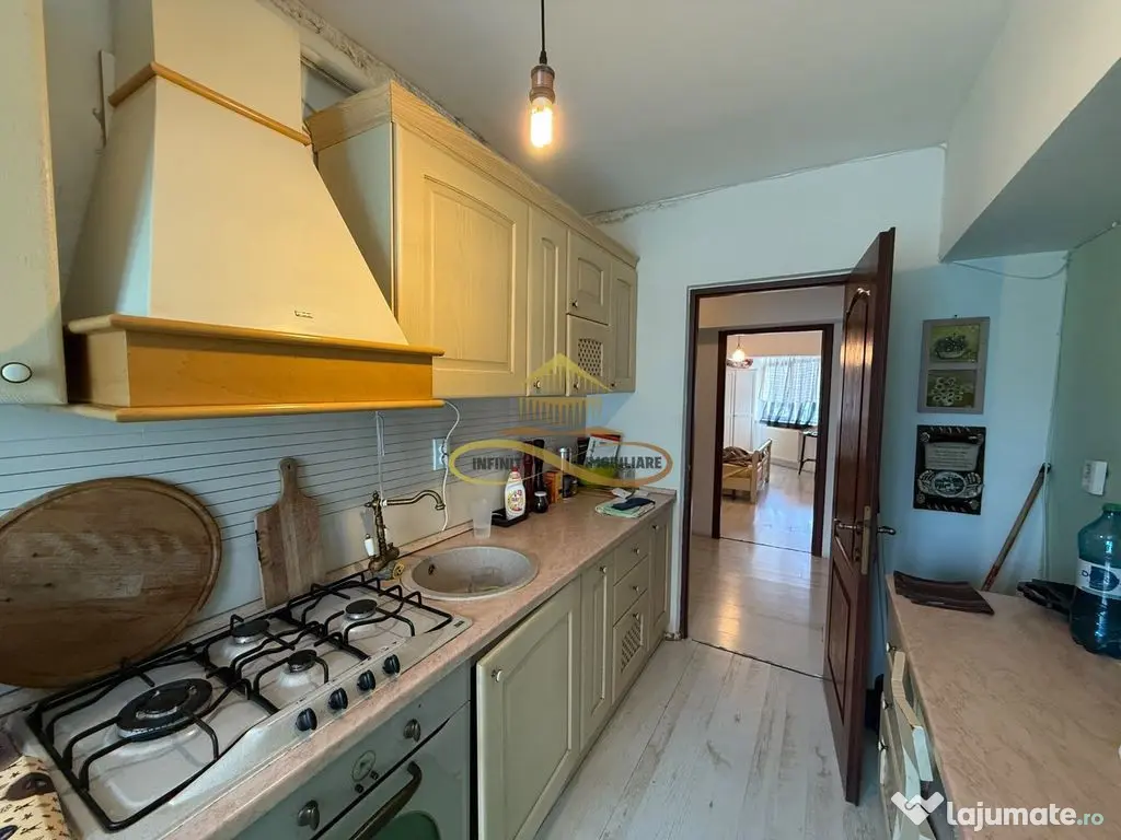 Apartament 4 camere de vanzare in Bacau bloc 2007 - Bacau (Bacau)