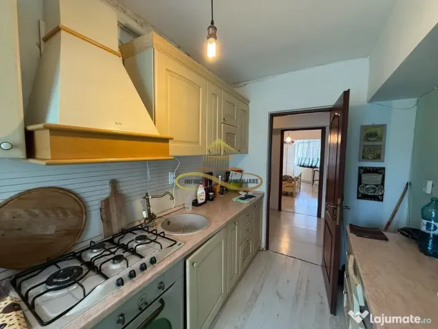 Apartament 4 camere de vanzare in Bacau bloc 2007 - Bacau (Bacau)
