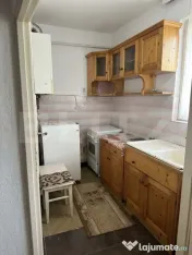 De vanzare garsoniera cu o camera si balcon 