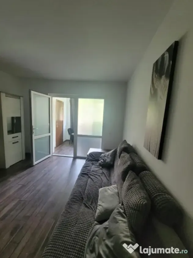 Apartament 2 camere 56mp+terasa inchisa 21mp zona Porii