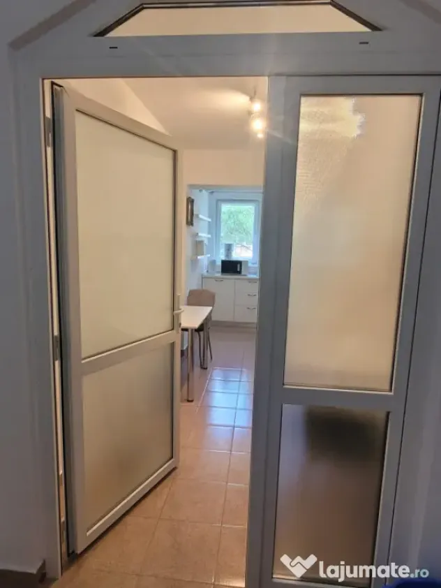 Apartament 2 camere 56mp+terasa inchisa 21mp zona Porii