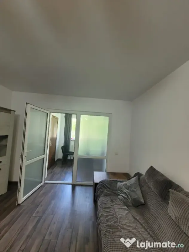 Apartament 2 camere 56mp+terasa inchisa 21mp zona Porii