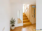 Casa cu 6 camere, 600 mp teren, pomi fructiferi, toate utili 