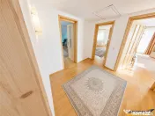 Casa cu 6 camere, 600 mp teren, pomi fructiferi, toate utili 