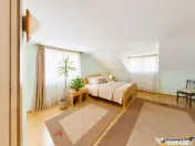 Casa cu 6 camere, 600 mp teren, pomi fructiferi, toate utili 