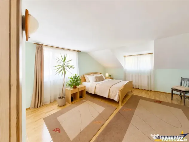 Casa cu 6 camere, 600 mp teren, pomi fructiferi, toate utili - Brasov (Brasov)