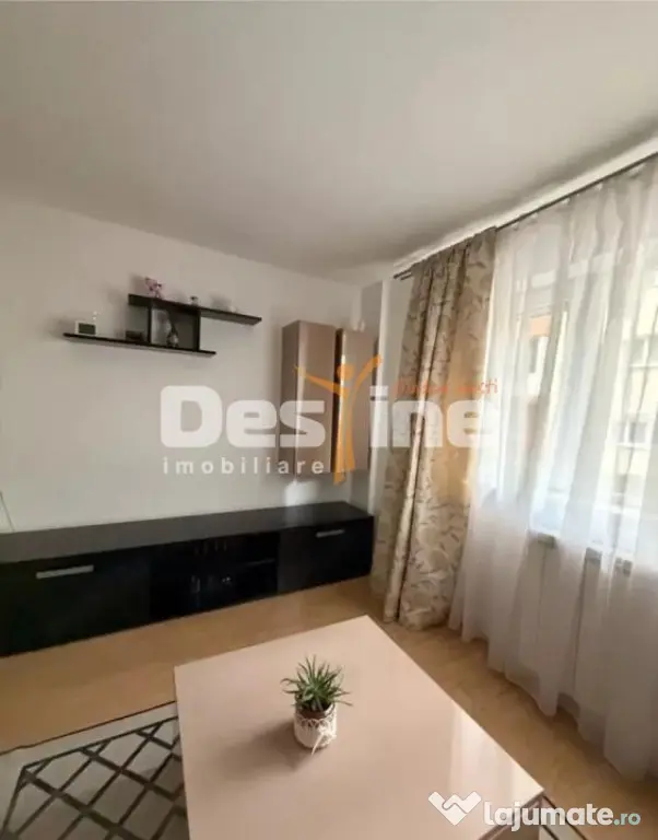 Inchiriez apartament cu 3 camere