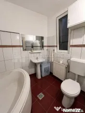 Apartament 3 camere, curte comună, Centrul Istoric Schei