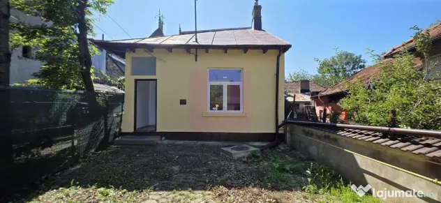 Casa cu 2 camere de vanzare in Campina