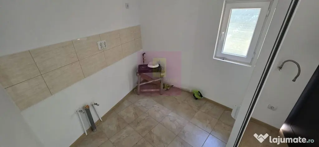 Casa cu 2 camere de vanzare in Campina