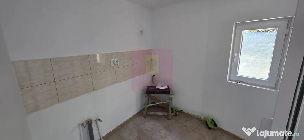 Casa cu 2 camere de vanzare in Campina