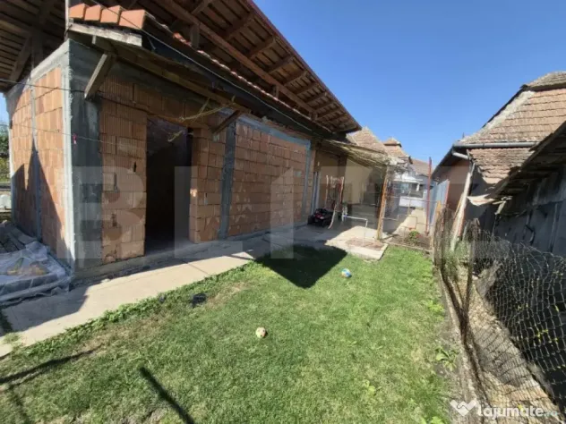 Casă cu 3 camere plus extindere facuta in 2022, grădină a