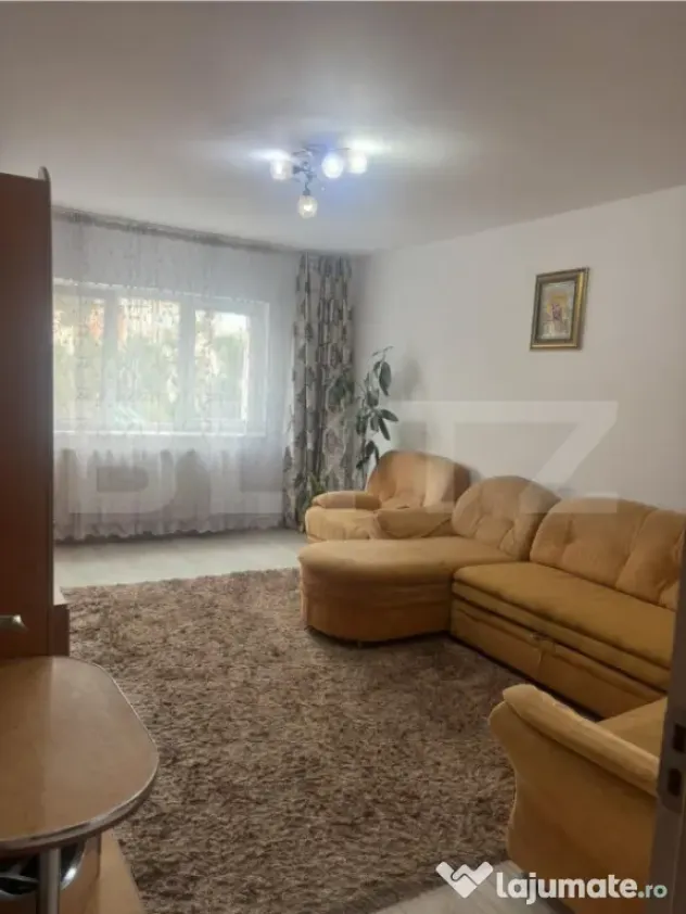 Apartament cu 2 camere, decomandat, etaj intermediar, zona B