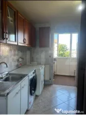 Apartament cu 2 camere, decomandat, etaj intermediar, zona B