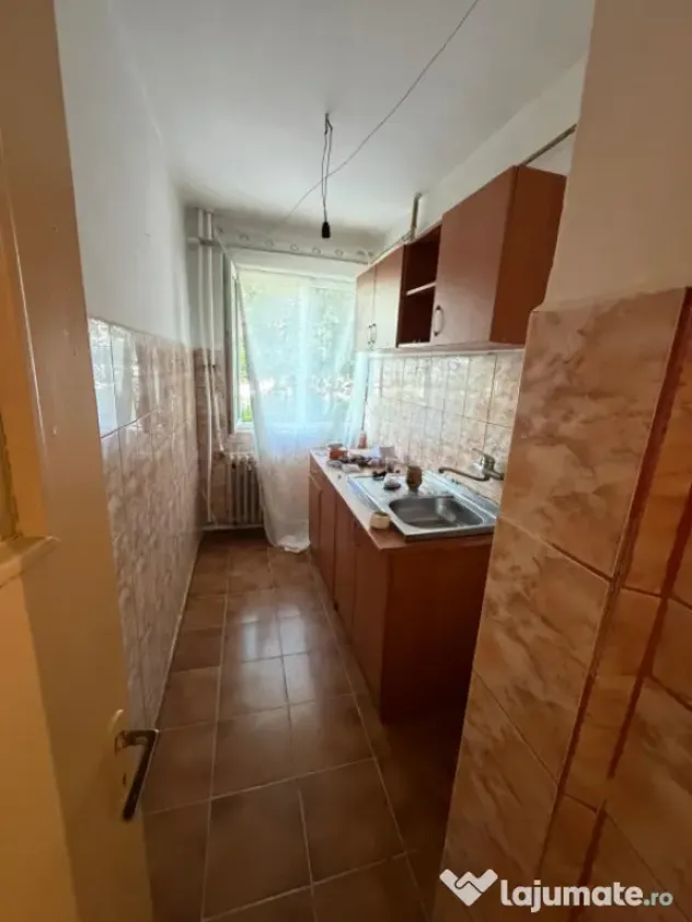 Apartament 2 camere, parter, Craiovita - B-dul Oltenia, stat