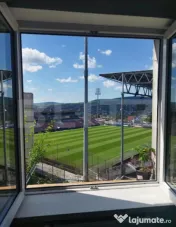Garsoniera renovata, vedere panoramică spre stadion / aface 