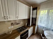 Apartament spațios cu 4 camere, 3 dormitoare și parcar 