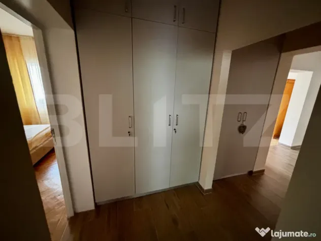 Apartament spațios cu 4 camere, 3 dormitoare și parcar