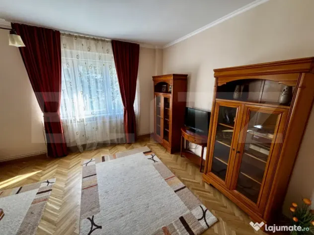 Apartament spațios cu 4 camere, 3 dormitoare și parcar