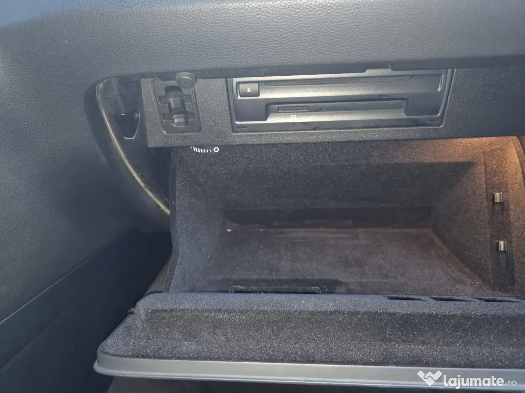 VW Passat B8 1.6 TDI-2018-143.000 km-Navi mare-Manuală