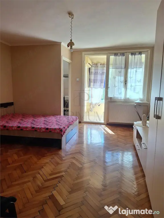 CENTRAL - APARTAMENT 1 CAMERA - mobilat, utilat LIFT