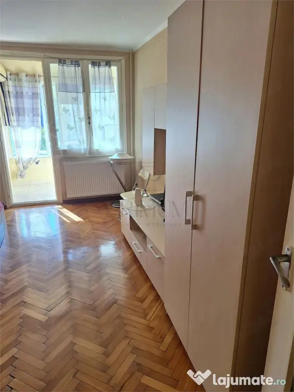 CENTRAL - APARTAMENT 1 CAMERA - mobilat, utilat LIFT