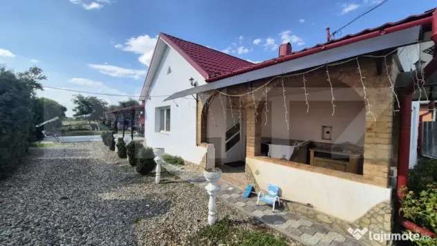 Casa cu 3 dormitoare de vanzare, 105 mp, teren 1810 mp, in l