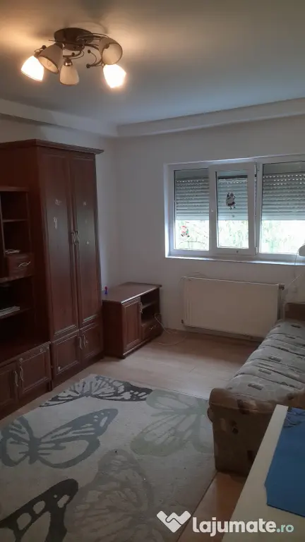 Apartament cu 3 camere central