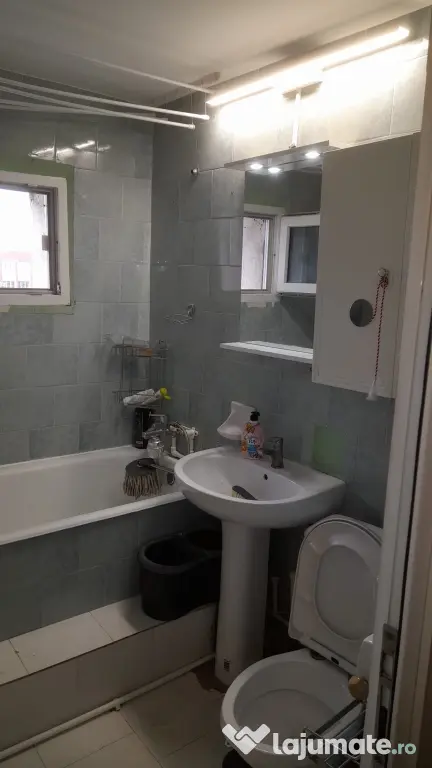 Apartament cu 3 camere central