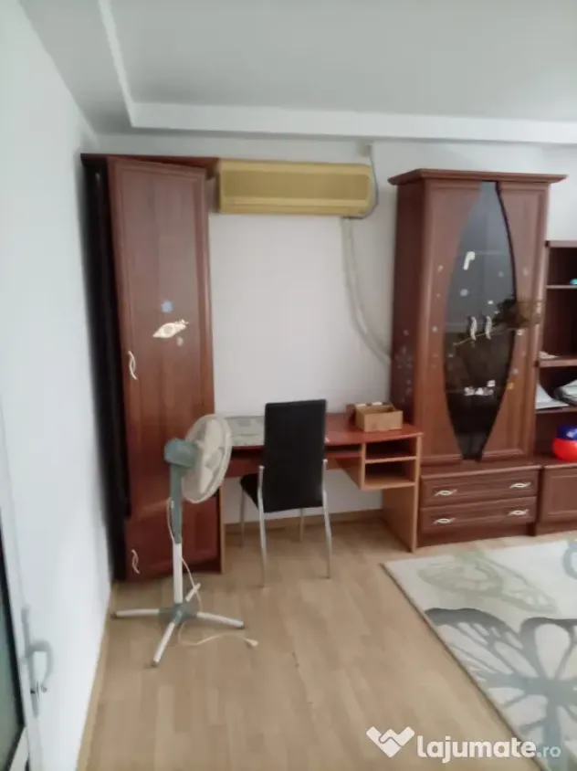 Apartament cu 3 camere central