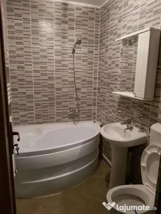 De inchiriat 2 camere tiglina 2, etaj 1 , 2300 lei - Galati (Galati)