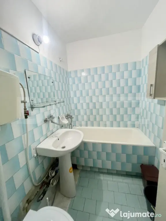 Apartament de vanzare, 2 camere, zona Rogerius - Oradea (Bihor)