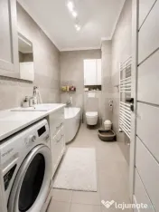 Apartament 3 camere lux, 76 mp, 2 băi, terasă și parcare 