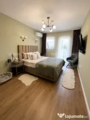 Apartament 3 camere lux, 76 mp, 2 băi, terasă și parcare 