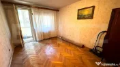 Apartament cu trei camere si doua bai, etajul doi, zona cent