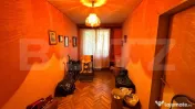 Apartament cu trei camere si doua bai, etajul doi, zona cent