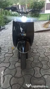 Vând scuter electric e-retro star