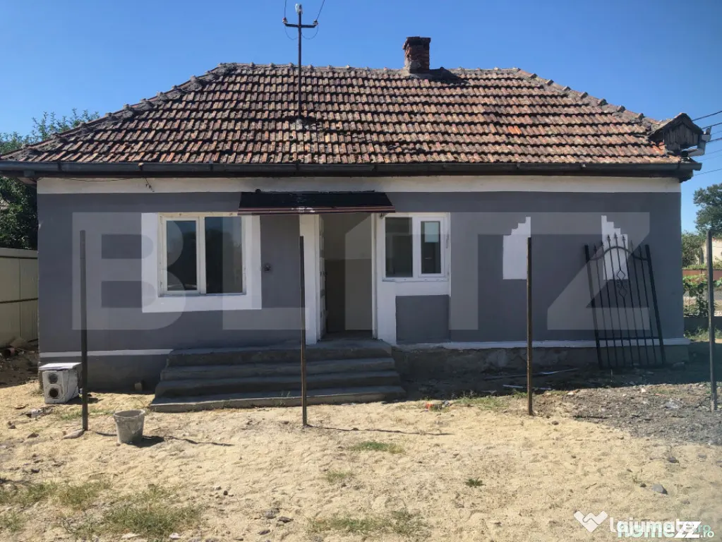 De vanzare casa semifinisata , 41mp , 131 mp teren , zona Pe - Petin (Satu-Mare)