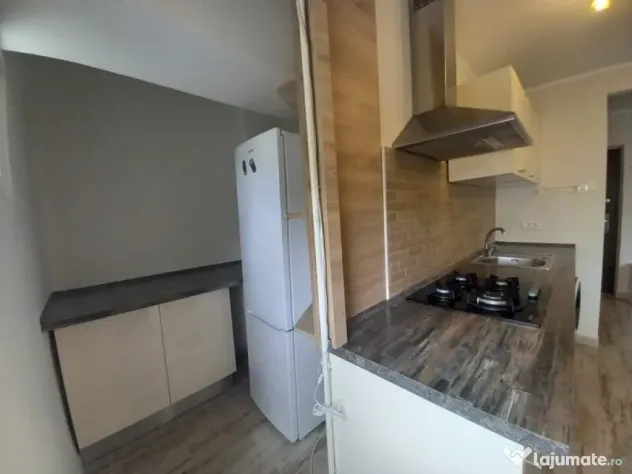Decebal voronet etaj 3 - Bucuresti (Bucuresti-Ilfov)
