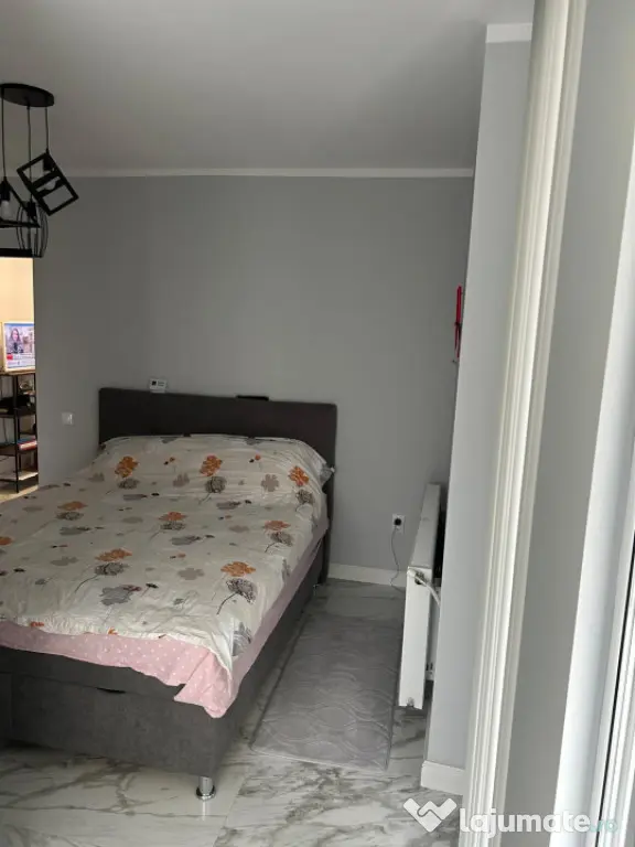 Apartament de vanzare semidecomandat ,2 camere 55mp , zona E - Floresti (Cluj)