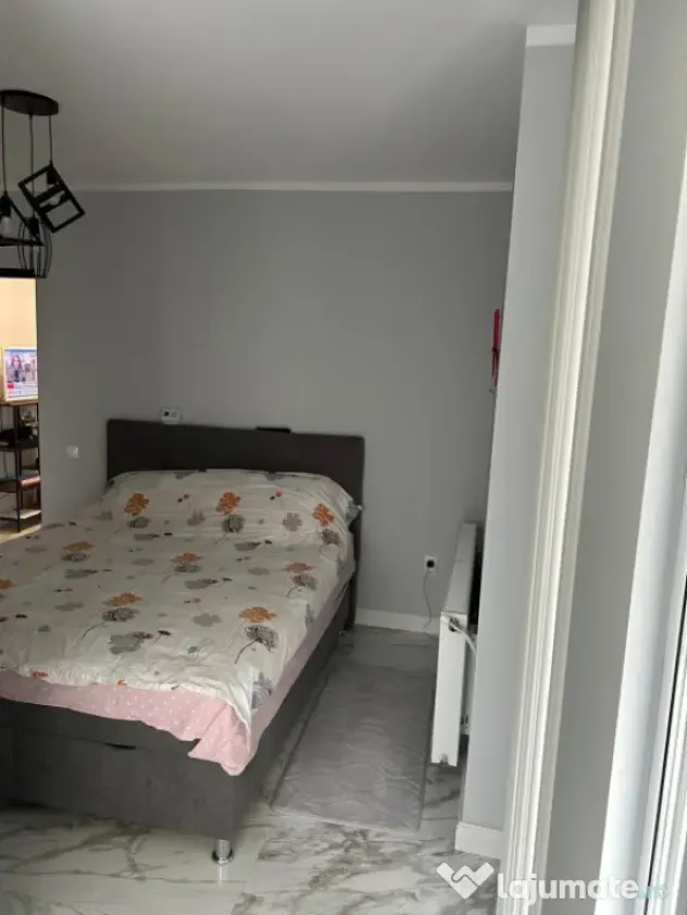 Apartament de vanzare semidecomandat ,2 camere 55mp , zona E - Floresti (Cluj)