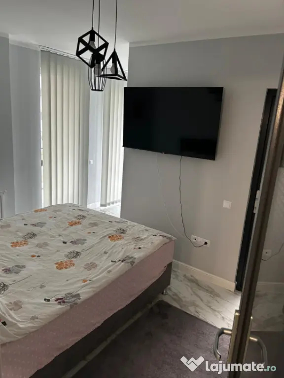 Apartament de vanzare semidecomandat ,2 camere 55mp , zona E - Floresti (Cluj)